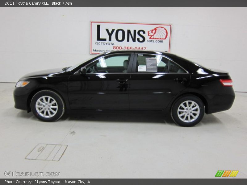 Black / Ash 2011 Toyota Camry XLE