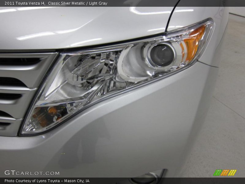 Classic Silver Metallic / Light Gray 2011 Toyota Venza I4