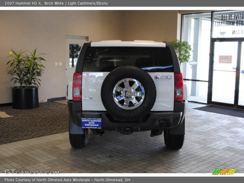 Birch White / Light Cashmere/Ebony 2007 Hummer H3 X