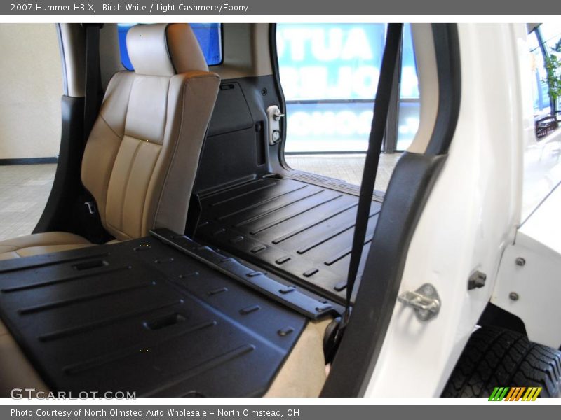 Birch White / Light Cashmere/Ebony 2007 Hummer H3 X