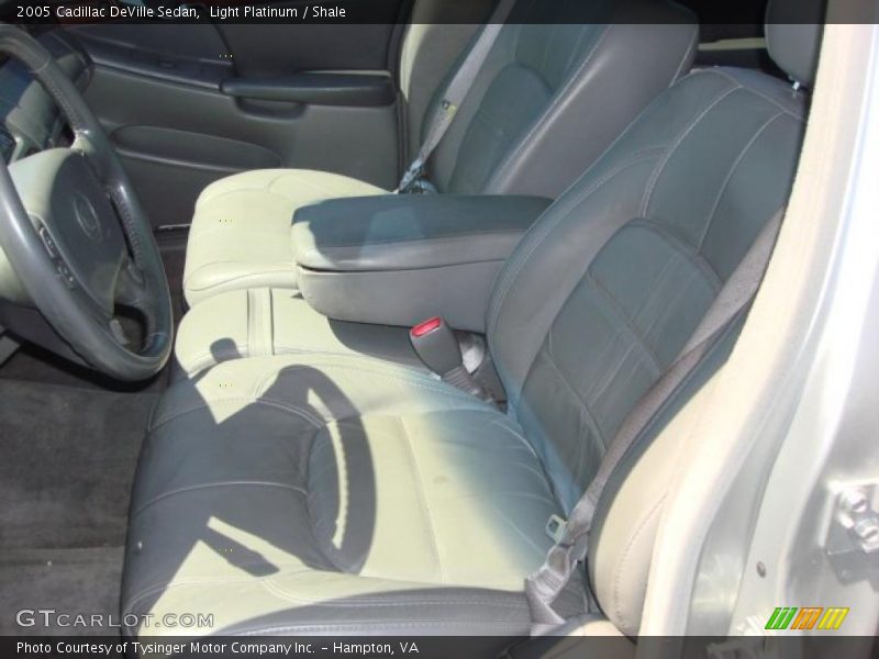 Light Platinum / Shale 2005 Cadillac DeVille Sedan