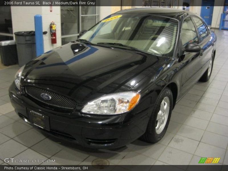 Black / Medium/Dark Flint Grey 2006 Ford Taurus SE