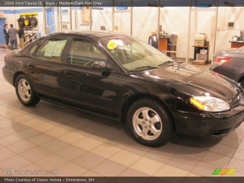 Black / Medium/Dark Flint Grey 2006 Ford Taurus SE