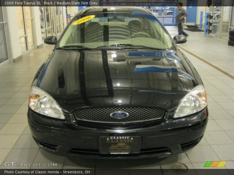 Black / Medium/Dark Flint Grey 2006 Ford Taurus SE