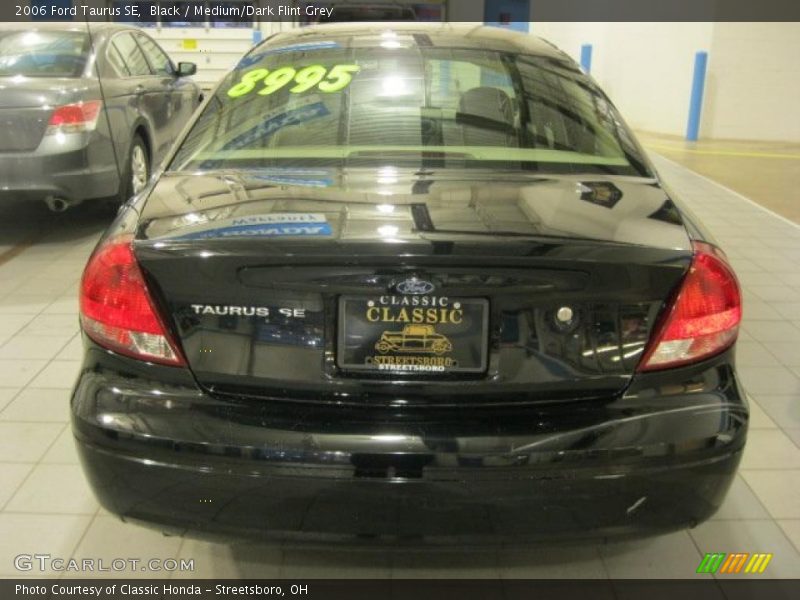 Black / Medium/Dark Flint Grey 2006 Ford Taurus SE