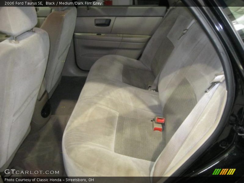 Black / Medium/Dark Flint Grey 2006 Ford Taurus SE