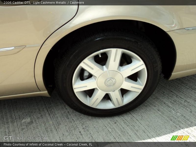 Light Cashmere Metallic / Cashmere 2006 Cadillac DTS