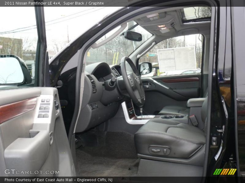 Super Black / Graphite 2011 Nissan Pathfinder LE 4x4