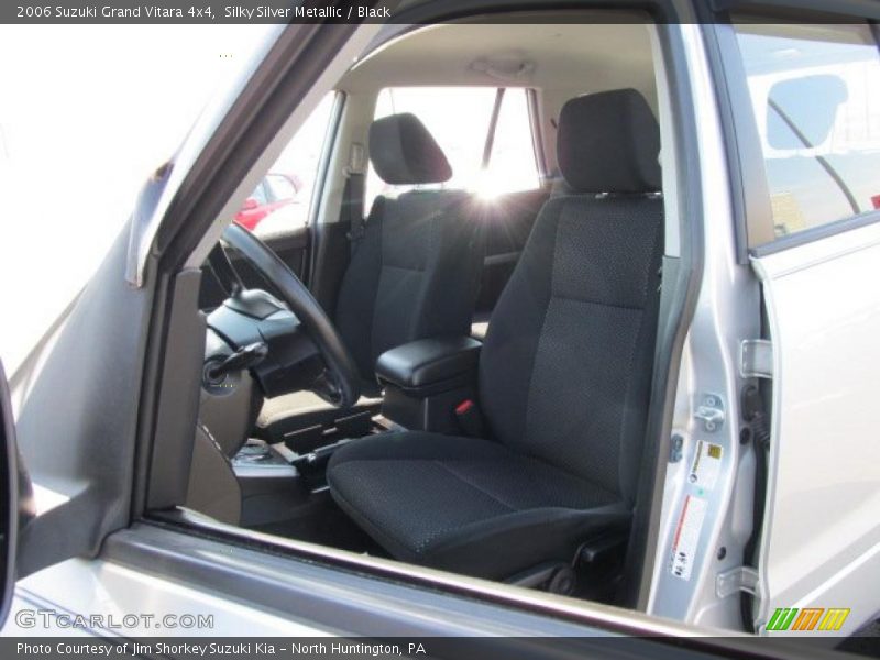 Silky Silver Metallic / Black 2006 Suzuki Grand Vitara 4x4