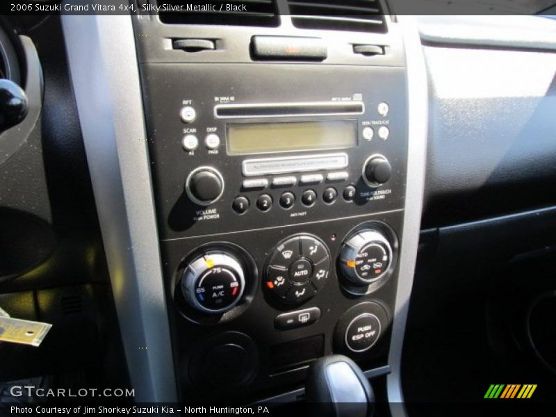 Silky Silver Metallic / Black 2006 Suzuki Grand Vitara 4x4