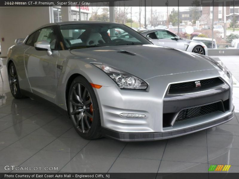 Front 3/4 View of 2012 GT-R Premium