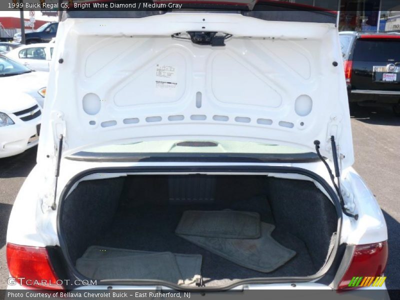 Bright White Diamond / Medium Gray 1999 Buick Regal GS