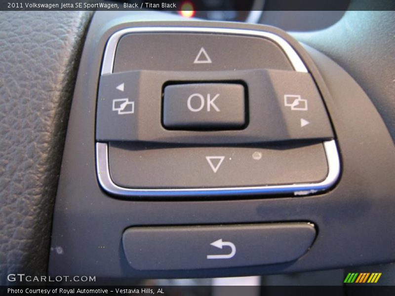 Controls of 2011 Jetta SE SportWagen