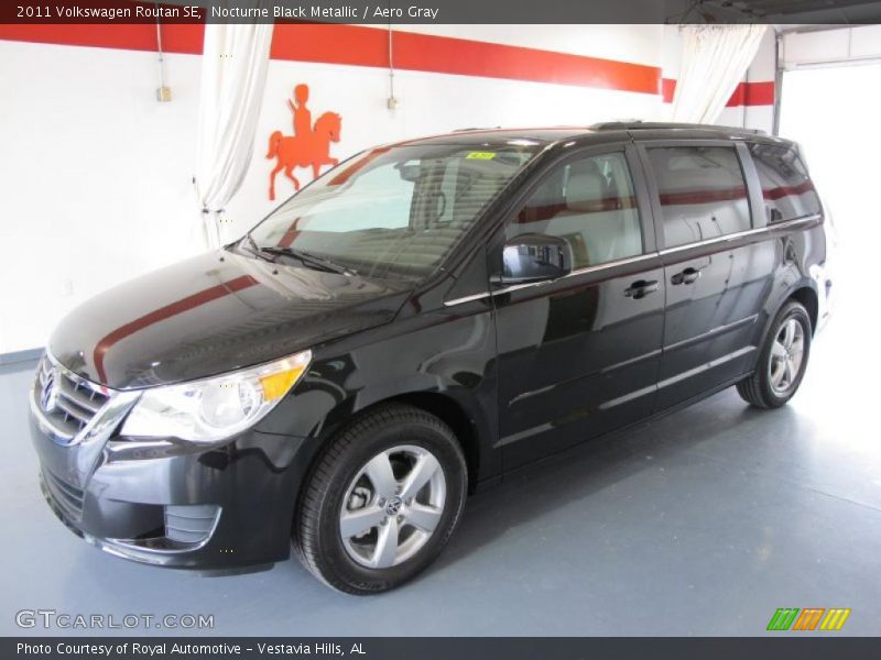 Nocturne Black Metallic / Aero Gray 2011 Volkswagen Routan SE