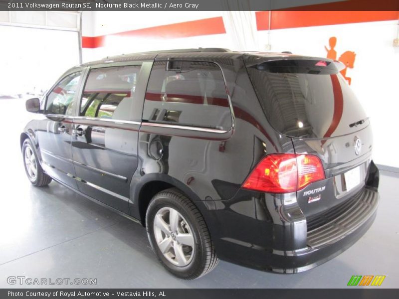 Nocturne Black Metallic / Aero Gray 2011 Volkswagen Routan SE