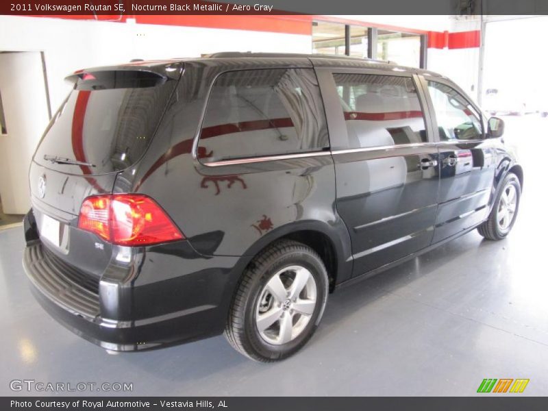 Nocturne Black Metallic / Aero Gray 2011 Volkswagen Routan SE