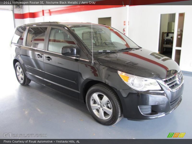 Nocturne Black Metallic / Aero Gray 2011 Volkswagen Routan SE