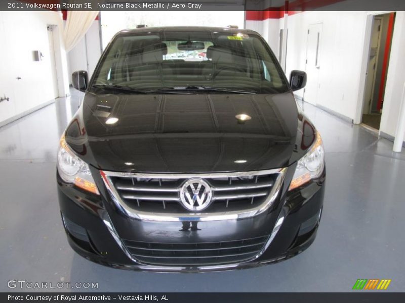 Nocturne Black Metallic / Aero Gray 2011 Volkswagen Routan SE