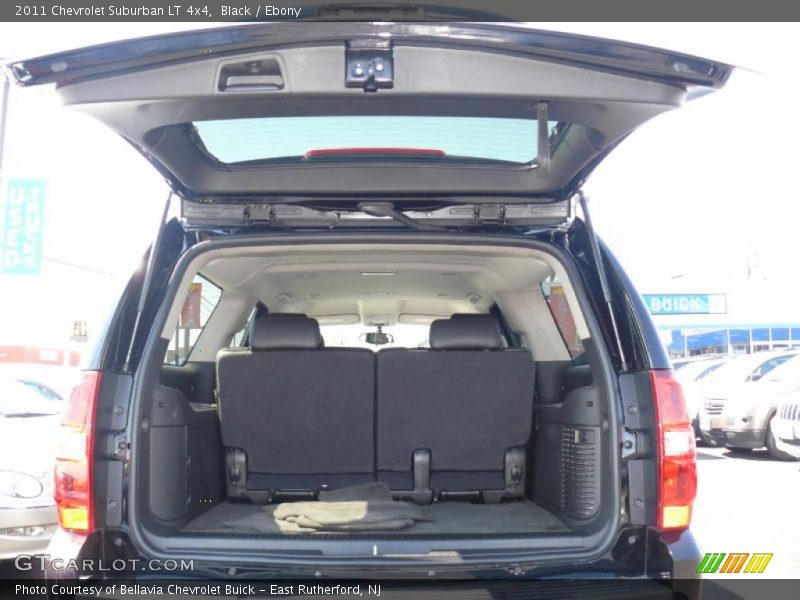 Black / Ebony 2011 Chevrolet Suburban LT 4x4
