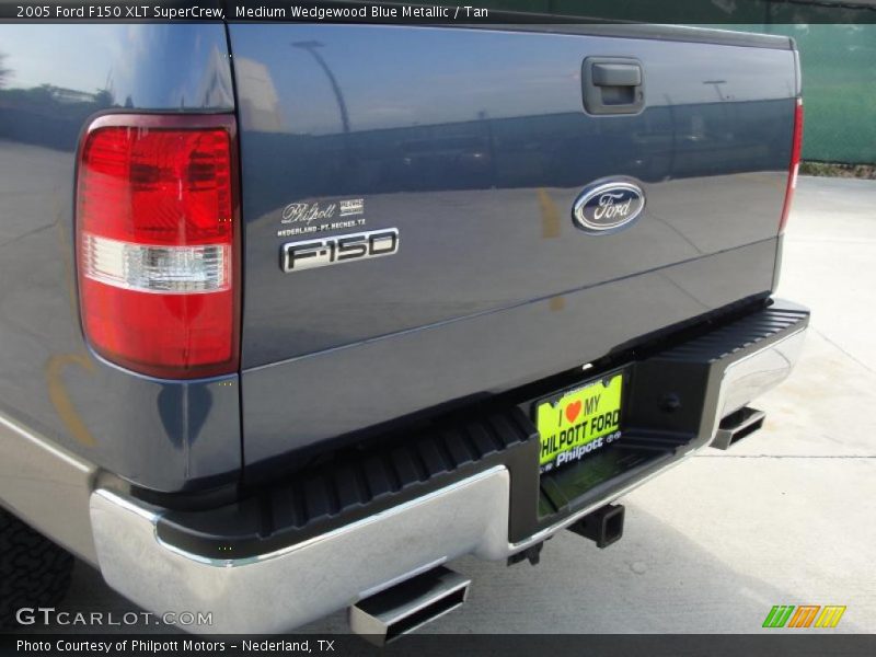 Medium Wedgewood Blue Metallic / Tan 2005 Ford F150 XLT SuperCrew