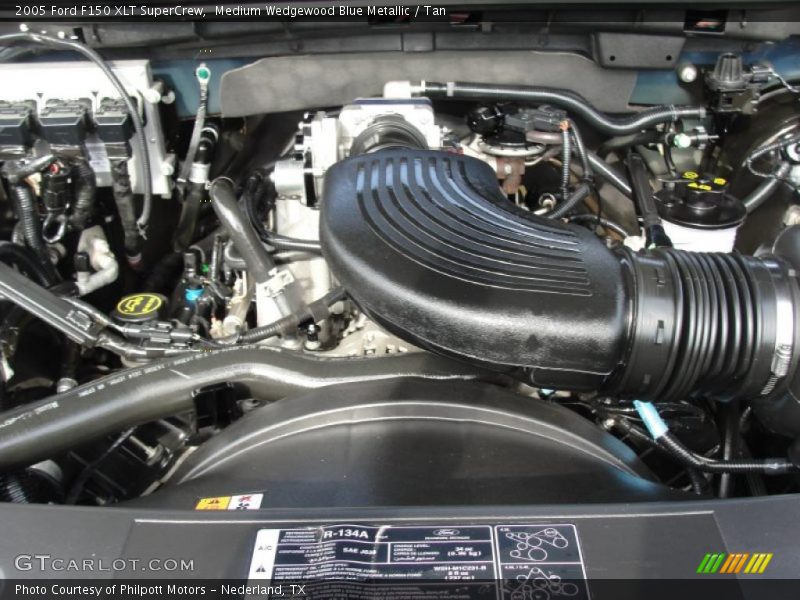Medium Wedgewood Blue Metallic / Tan 2005 Ford F150 XLT SuperCrew