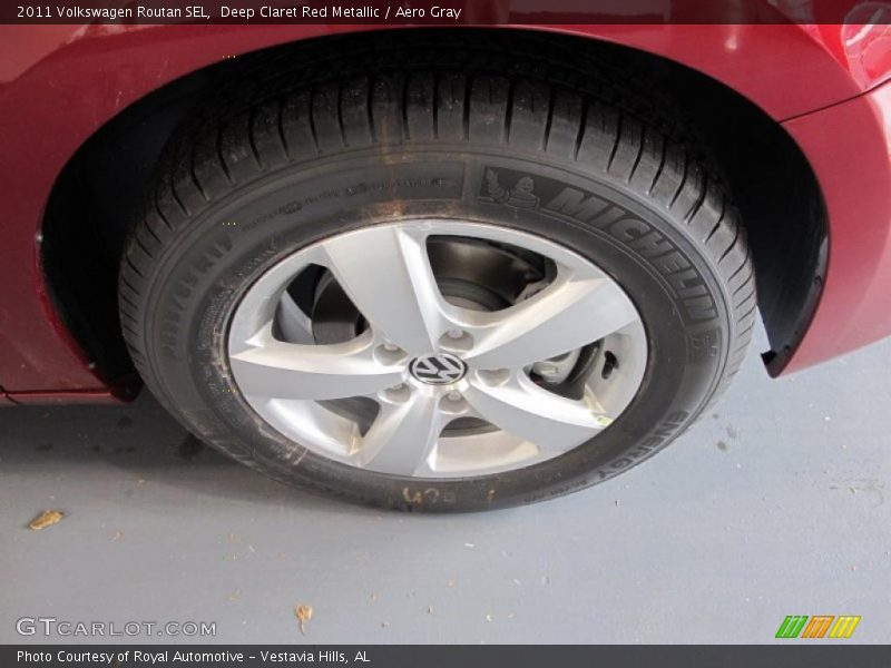 Deep Claret Red Metallic / Aero Gray 2011 Volkswagen Routan SEL