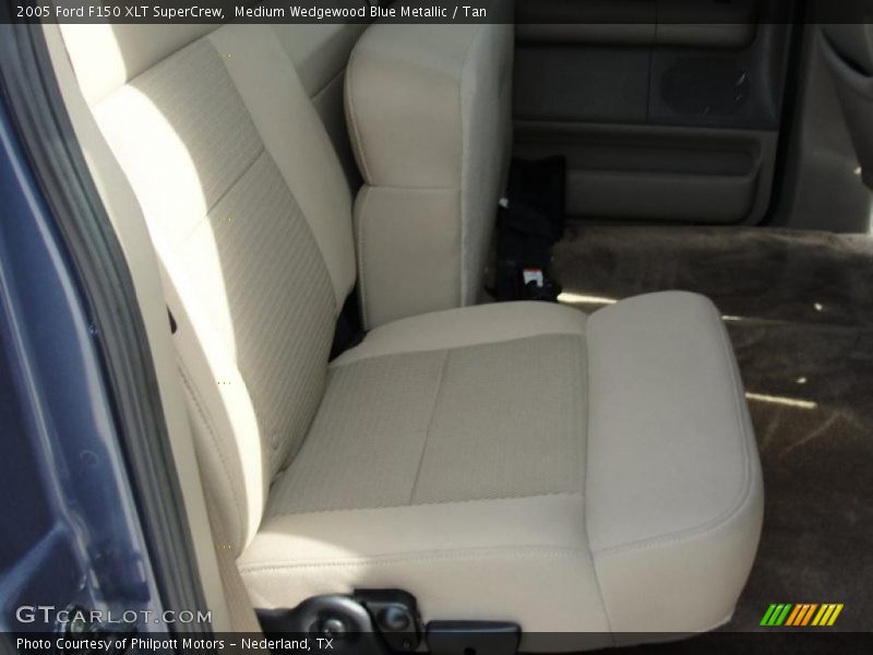 Medium Wedgewood Blue Metallic / Tan 2005 Ford F150 XLT SuperCrew