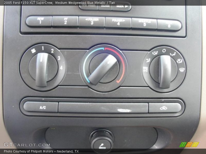 Medium Wedgewood Blue Metallic / Tan 2005 Ford F150 XLT SuperCrew