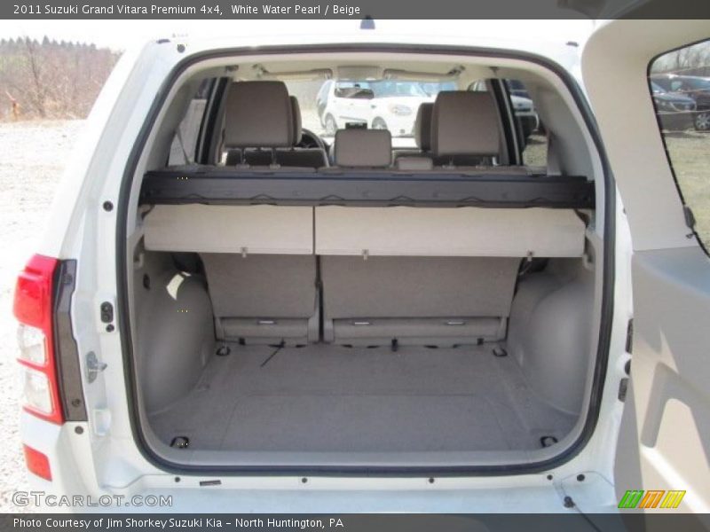 White Water Pearl / Beige 2011 Suzuki Grand Vitara Premium 4x4