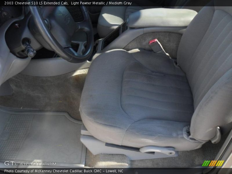 Light Pewter Metallic / Medium Gray 2003 Chevrolet S10 LS Extended Cab