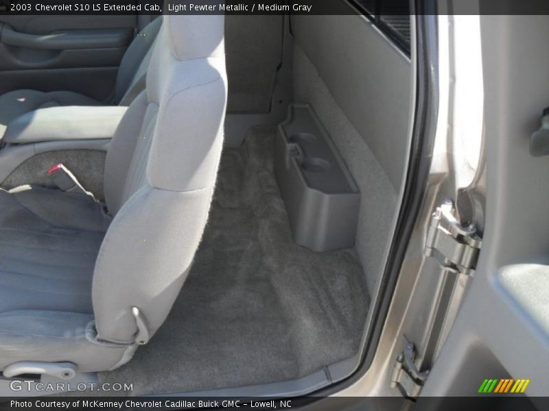 Light Pewter Metallic / Medium Gray 2003 Chevrolet S10 LS Extended Cab
