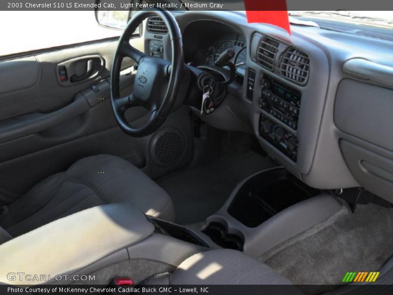 Light Pewter Metallic / Medium Gray 2003 Chevrolet S10 LS Extended Cab