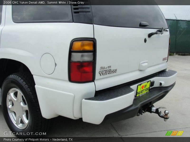 Summit White / Stone Gray 2006 GMC Yukon Denali AWD