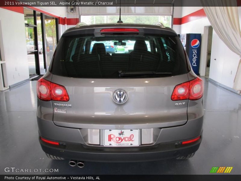 Alpine Gray Metallic / Charcoal 2011 Volkswagen Tiguan SEL
