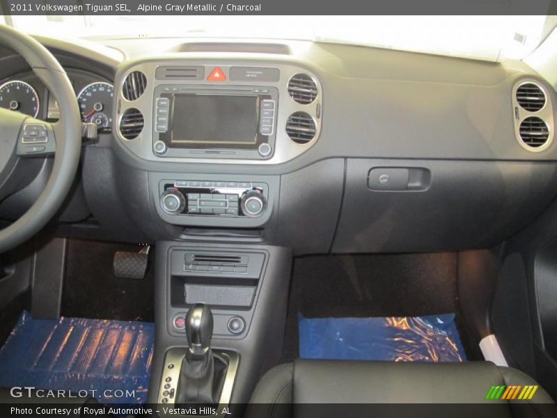 Alpine Gray Metallic / Charcoal 2011 Volkswagen Tiguan SEL