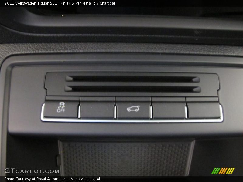 Reflex Silver Metallic / Charcoal 2011 Volkswagen Tiguan SEL
