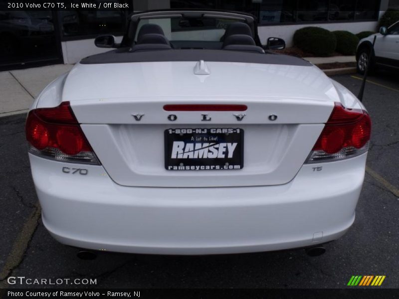 Ice White / Off Black 2010 Volvo C70 T5