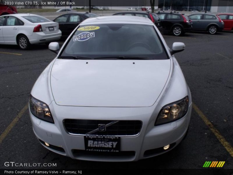 Ice White / Off Black 2010 Volvo C70 T5