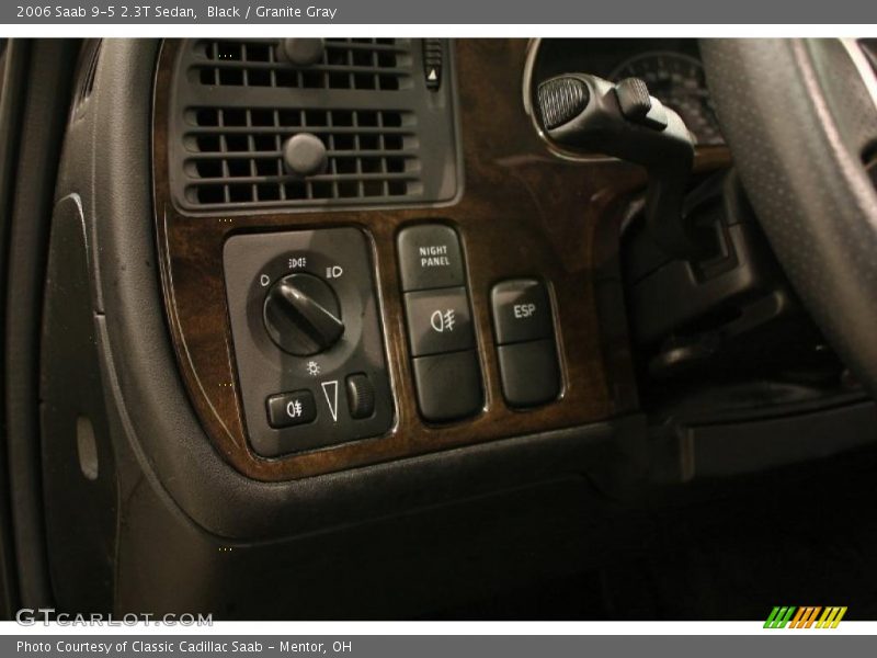 Controls of 2006 9-5 2.3T Sedan