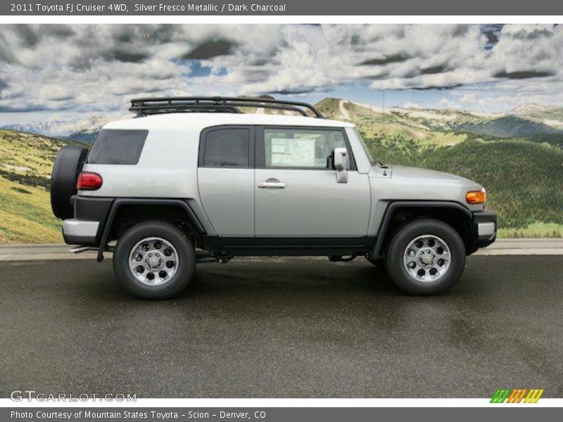 Silver Fresco Metallic / Dark Charcoal 2011 Toyota FJ Cruiser 4WD