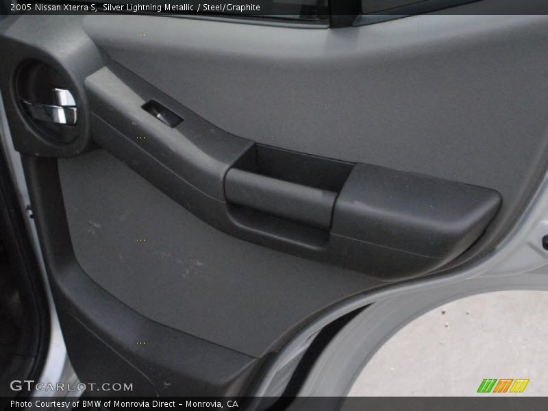 Silver Lightning Metallic / Steel/Graphite 2005 Nissan Xterra S