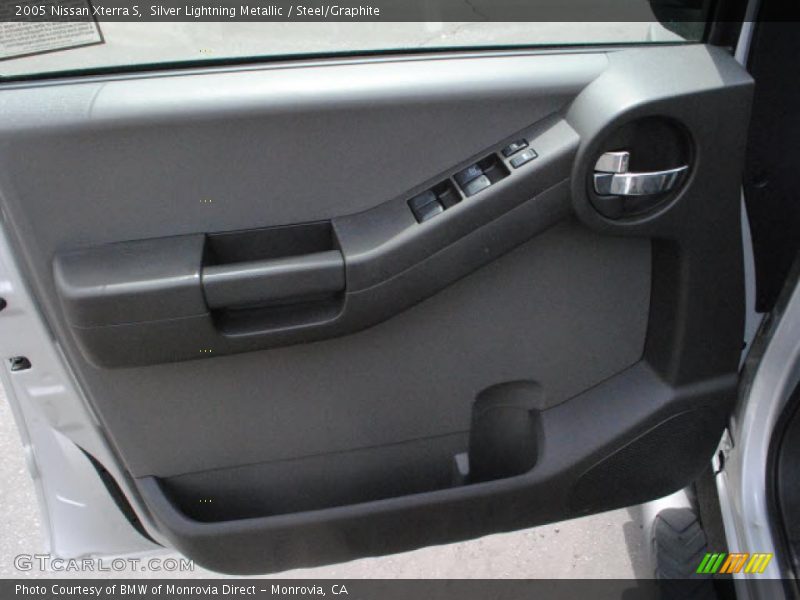 Silver Lightning Metallic / Steel/Graphite 2005 Nissan Xterra S