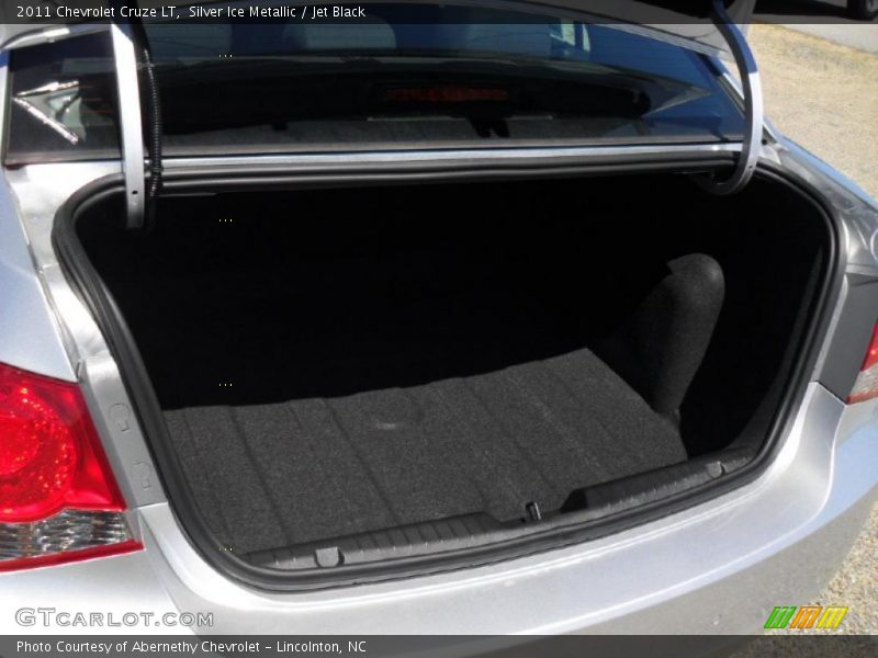 Silver Ice Metallic / Jet Black 2011 Chevrolet Cruze LT