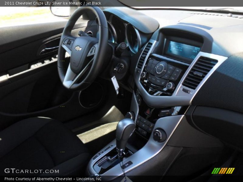 Silver Ice Metallic / Jet Black 2011 Chevrolet Cruze LT