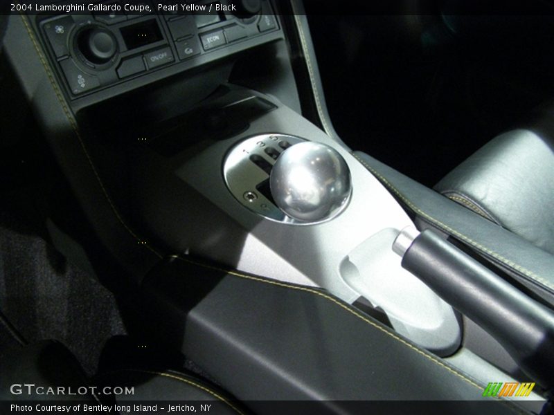 Pearl Yellow / Black 2004 Lamborghini Gallardo Coupe