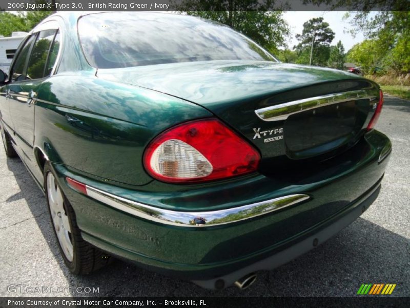 British Racing Green / Ivory 2006 Jaguar X-Type 3.0