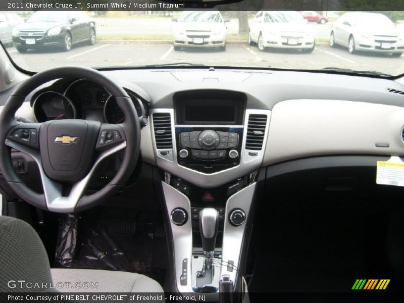 Summit White / Medium Titanium 2011 Chevrolet Cruze LT