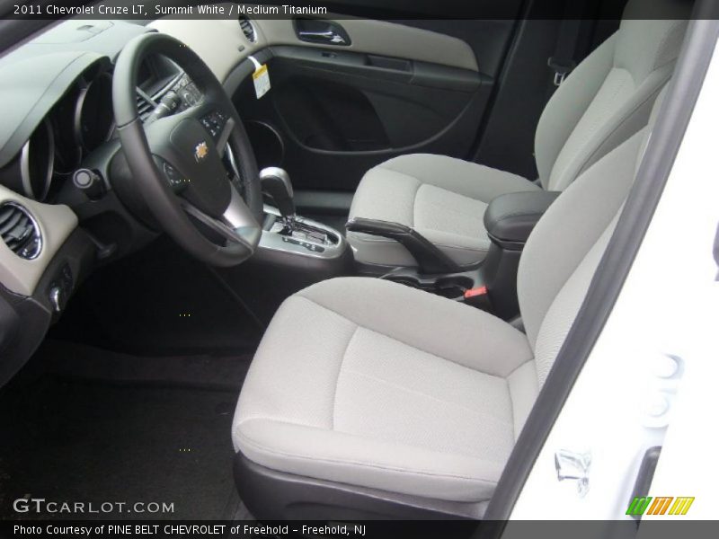 Summit White / Medium Titanium 2011 Chevrolet Cruze LT