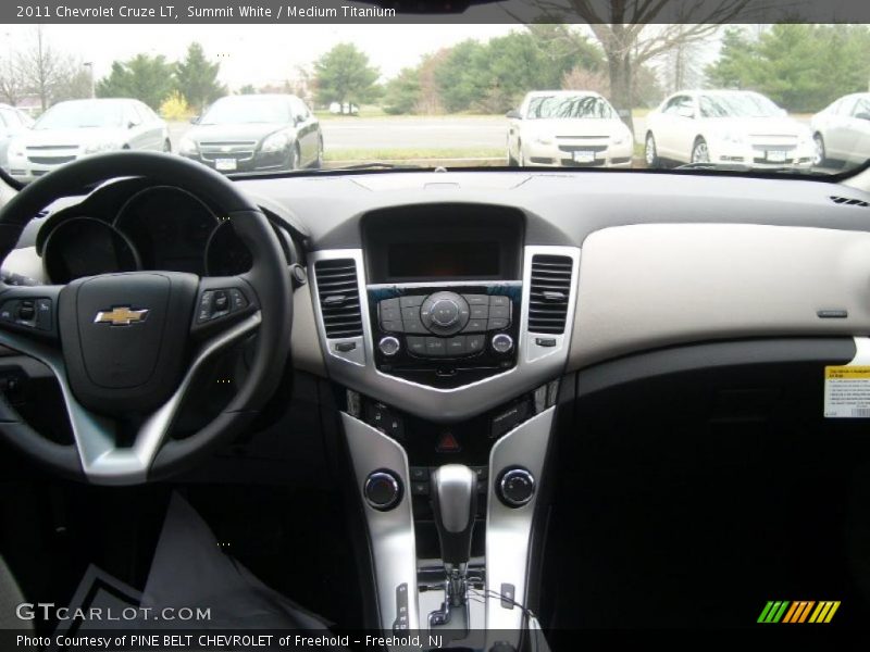 Summit White / Medium Titanium 2011 Chevrolet Cruze LT