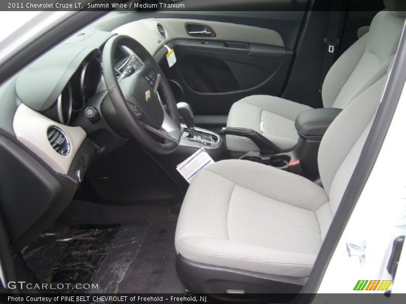 Summit White / Medium Titanium 2011 Chevrolet Cruze LT
